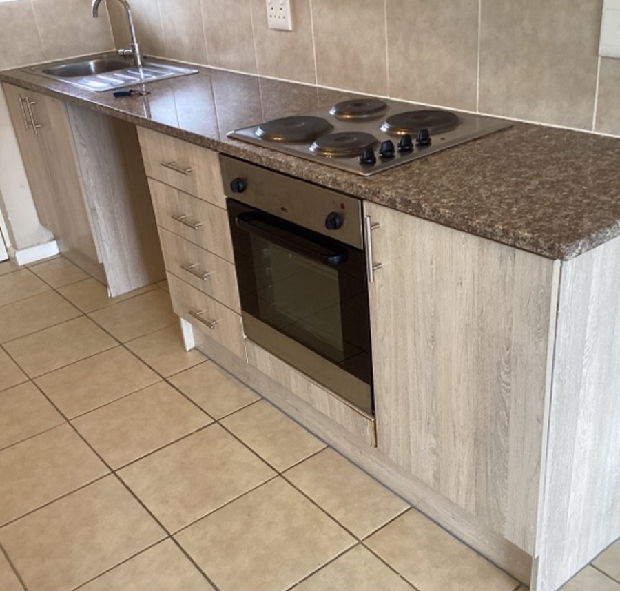 To Let 2 Bedroom Property for Rent in Muizenberg Western Cape